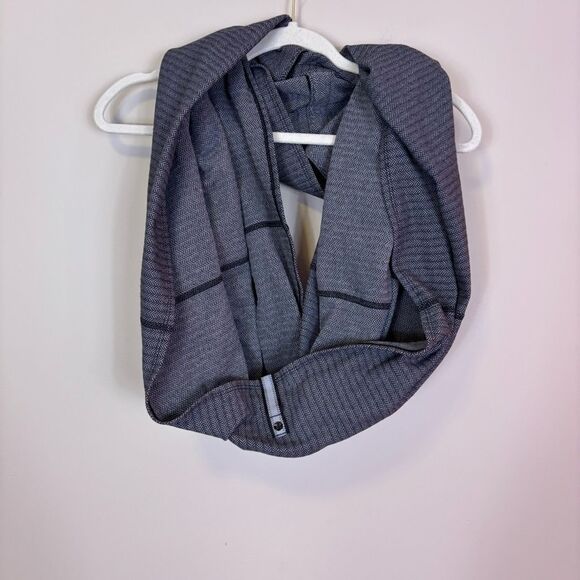 Lululemon Black and Grey Herringbone Snap Button Infinity Scarf - Picture 1 of 4